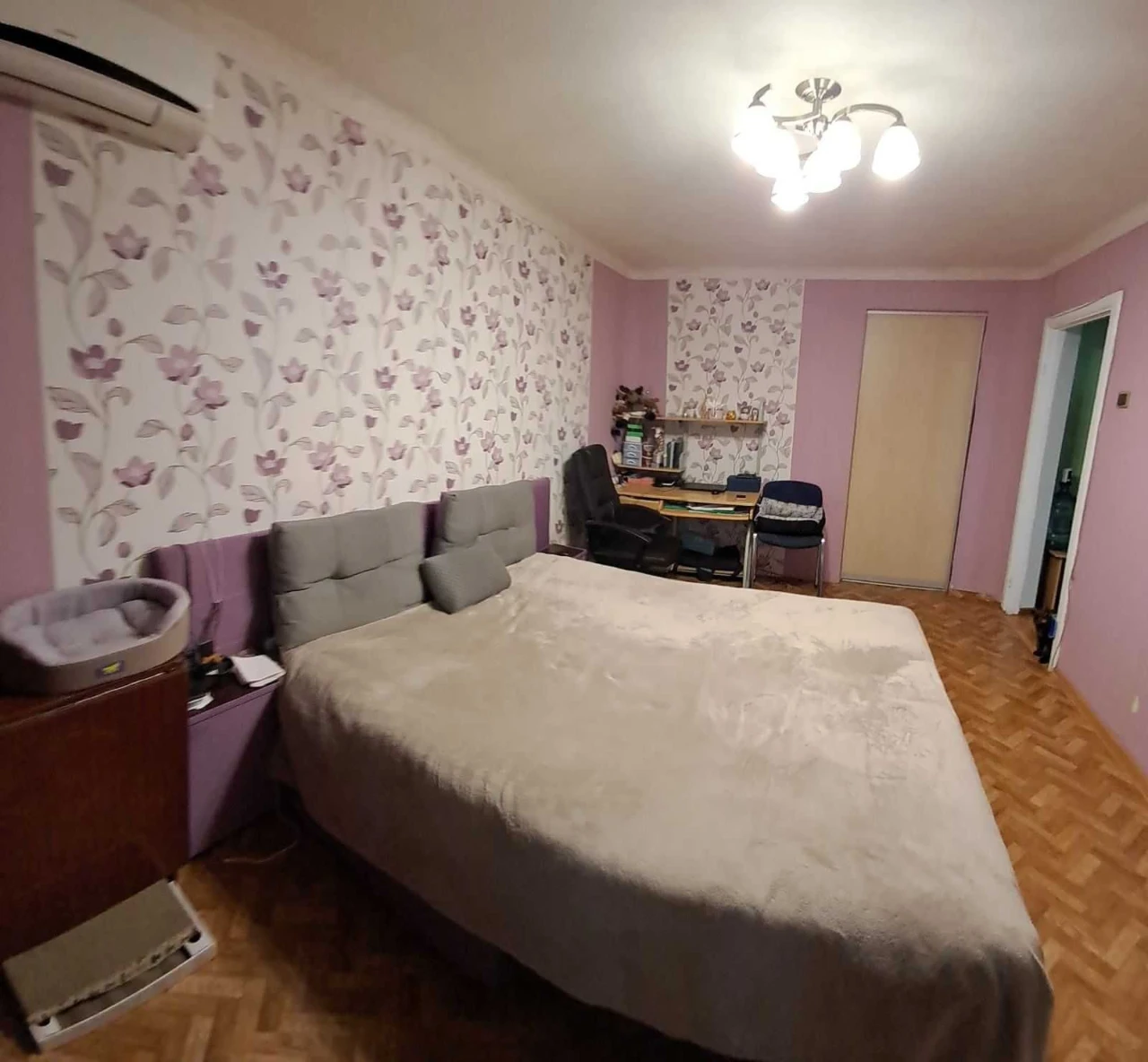 Cozy 1-bedroom apartment with improved layout for sale