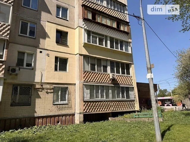 Продаж 2к квартири 53 кв. м на просп. Гонгадзе Георгія 32Б •