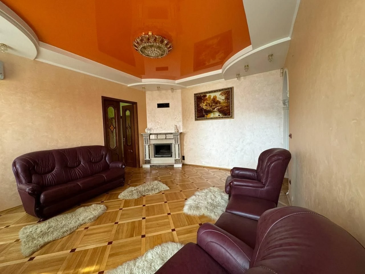 Продаж 3-кімнатна квартира з ремонтом, ближній центр, поруч