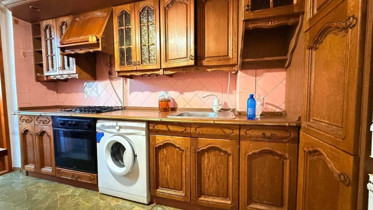 Продам 3-комнатную квартиру Прохоровская/Банный проезд.