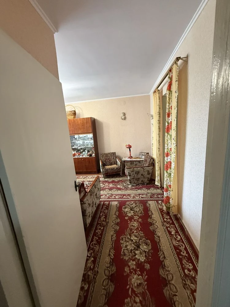 Sale of a 3-room apartment on Bohoyavlensky Avenue, 4th floor