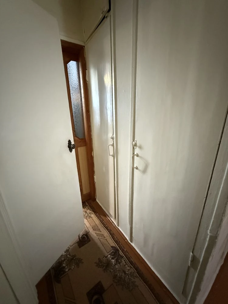 Sale of a 3-room apartment on Bohoyavlensky Avenue, 4th floor