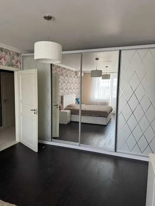 продам 2 кімнатну квартиру