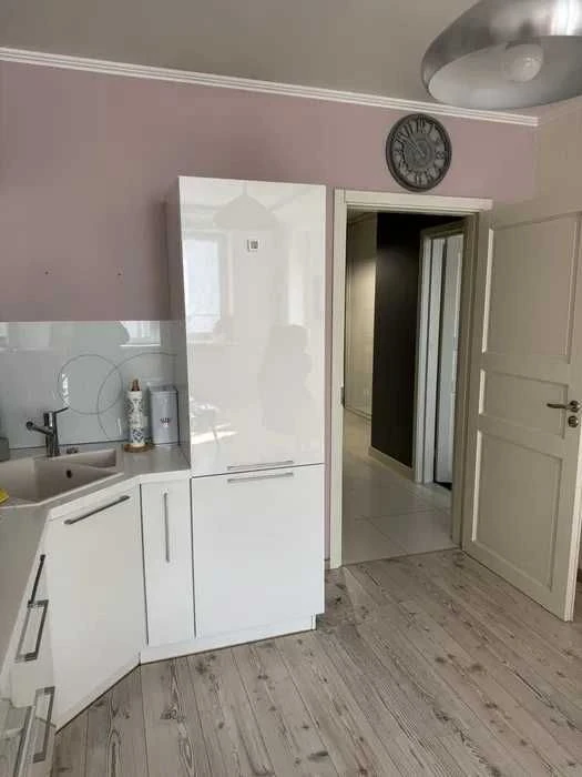 продам 2 кімнатну квартиру
