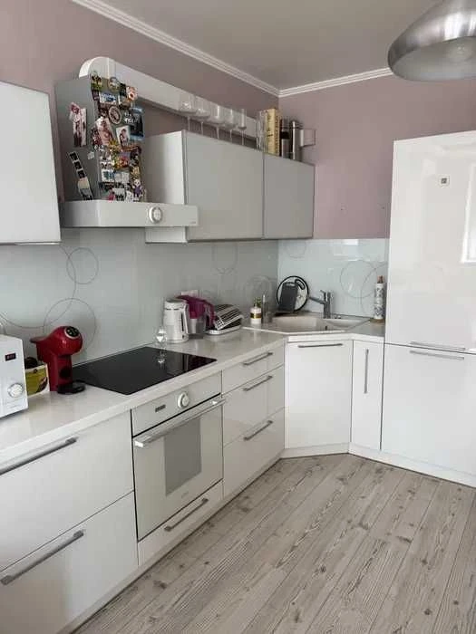 продам 2 кімнатну квартиру