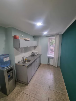 3-room apartment 71 sq.m (suitable for commercial use), area of Freedom Square