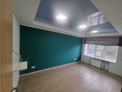3-room apartment 71 sq.m (suitable for commercial use), area of Freedom Square