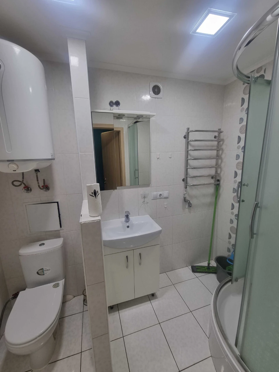 3-room apartment 71 sq.m (suitable for commercial use), area of Freedom Square