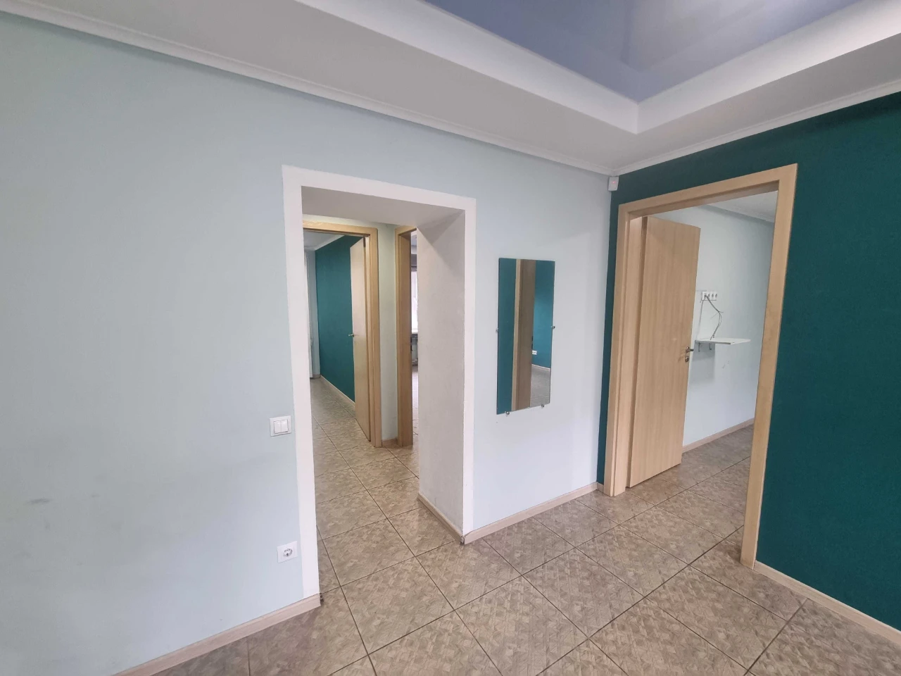 3-room apartment 71 sq.m (suitable for commercial use), area of Freedom Square