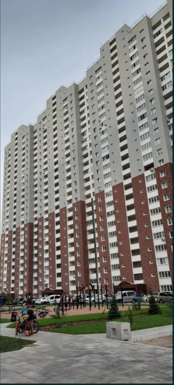 Продаж 2х кімнатноі квартири з кухнею 18м,в заселенному буди