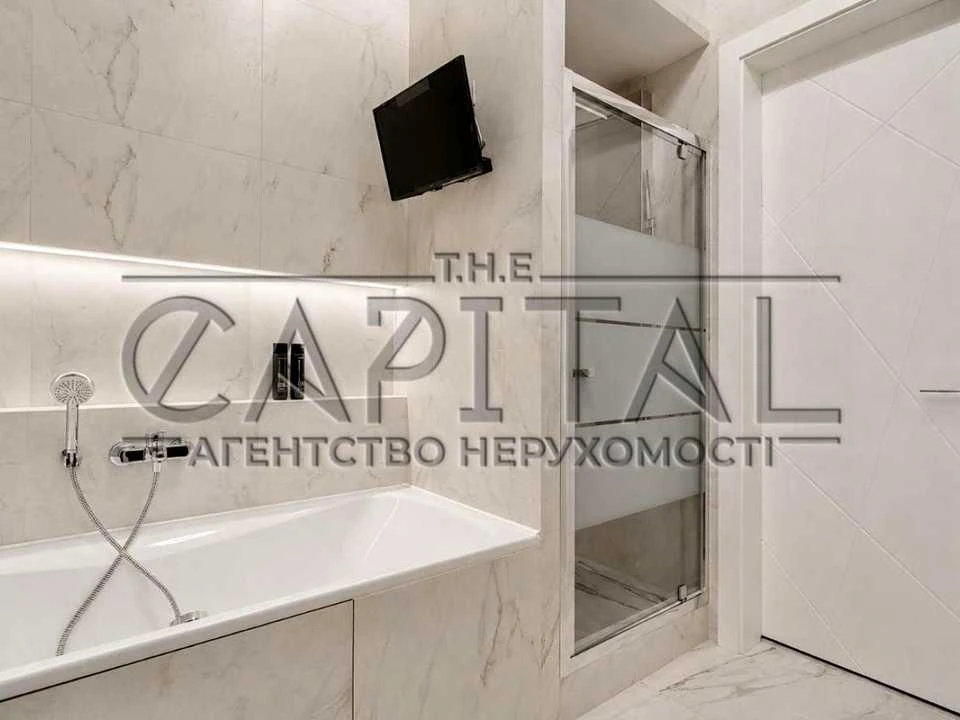 Apartment. Kyiv, John Paul II St. (Patrice Lumumba)
