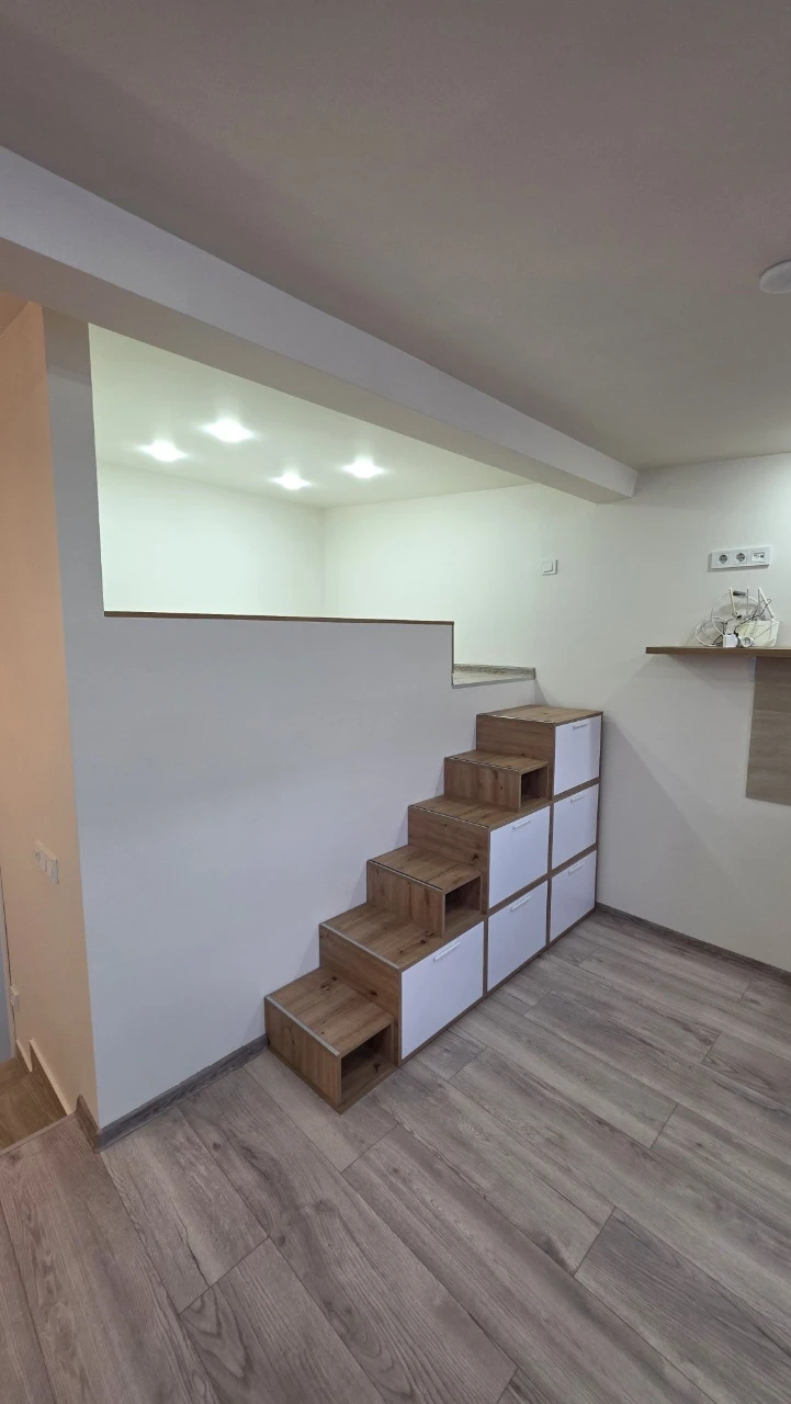 Продаж квартири-студії