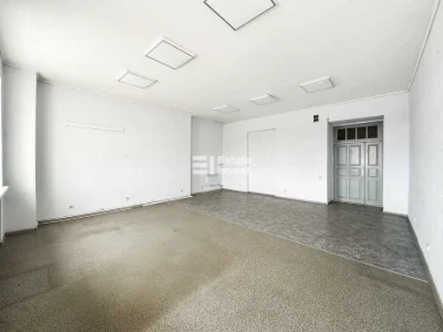I will sell a 4-room apartment in the historical center of Kharkiv on the street.