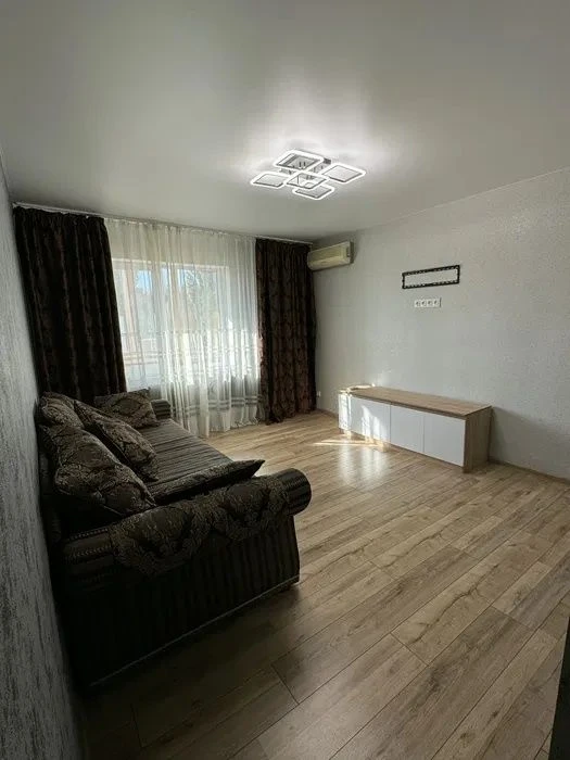 Продаж 1к . квартири, Індустріальний район, вул. Галини Мазе
