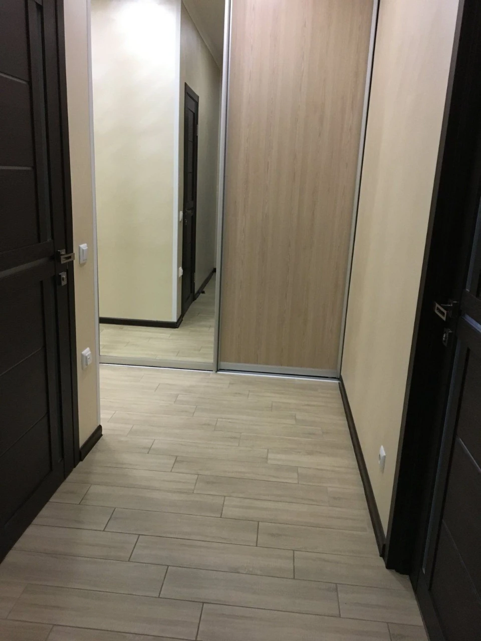 Генератор, власна котельня, підземний паркінг. 2-кімнатна кв