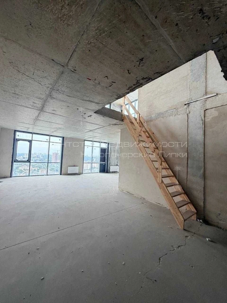 Penthouse 5 rooms, 346 sq.m. in complex "Novopecherski Lipky" - Andriy Verkholyad