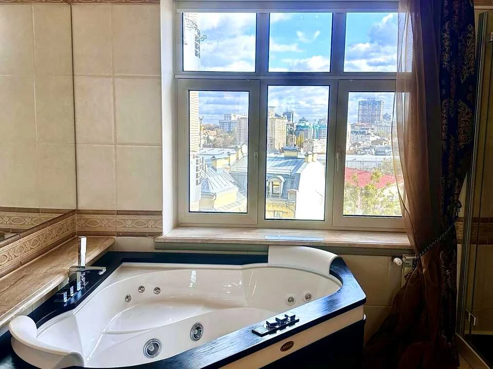 Квартира. Киев, улица Паторжинского