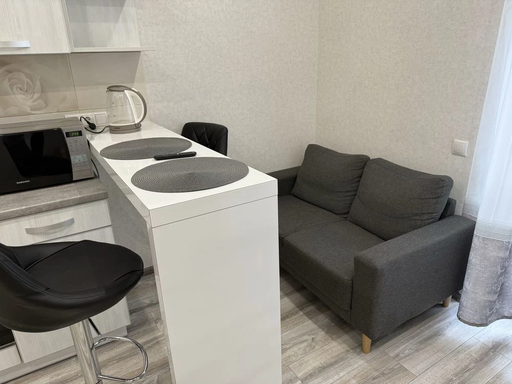 For rent, 1-room apartment in residence "Malahit" in "Voczalna" city.
