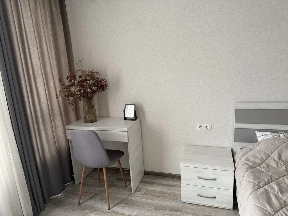 For rent, 1-room apartment in residence "Malahit" in "Voczalna" city.