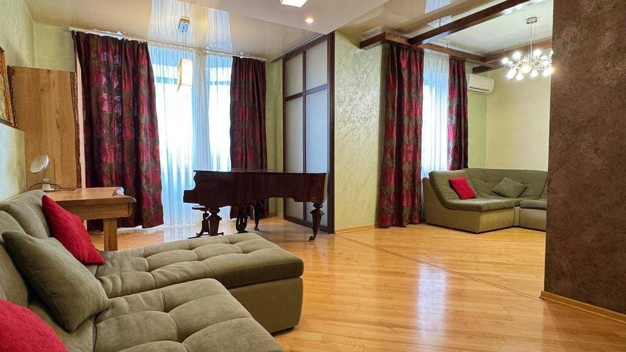 Простора 3-4к. квартира 140м. кв. на Печерську, Лабораторний