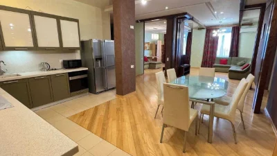 Простора 3-4к. квартира 140м. кв. на Печерську, Лабораторний