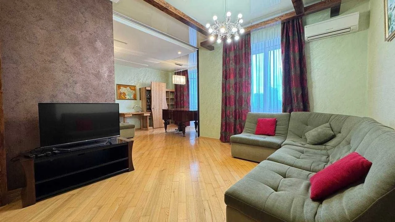 Простора 3-4к. квартира 140м. кв. на Печерську, Лабораторний