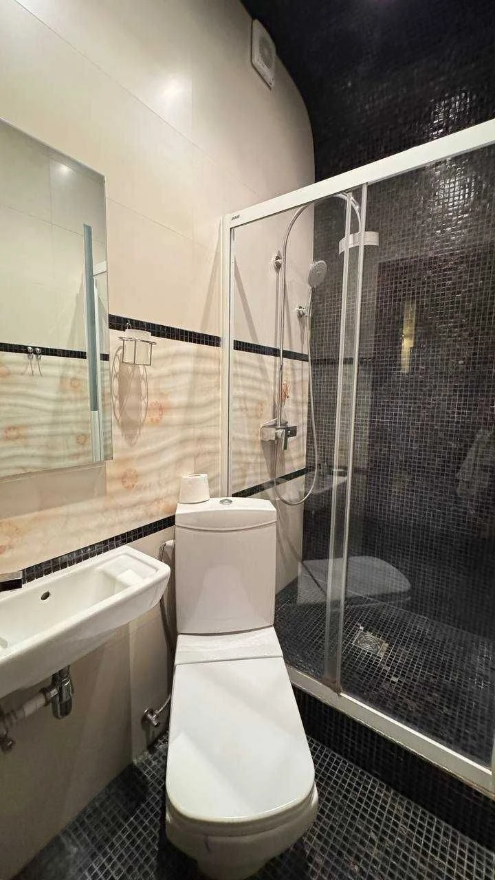Простора 3-4к. квартира 140м. кв. на Печерську, Лабораторний