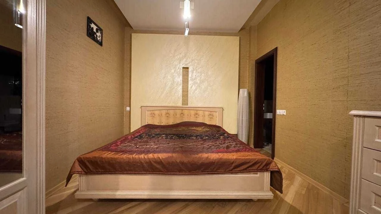 Простора 3-4к. квартира 140м. кв. на Печерську, Лабораторний
