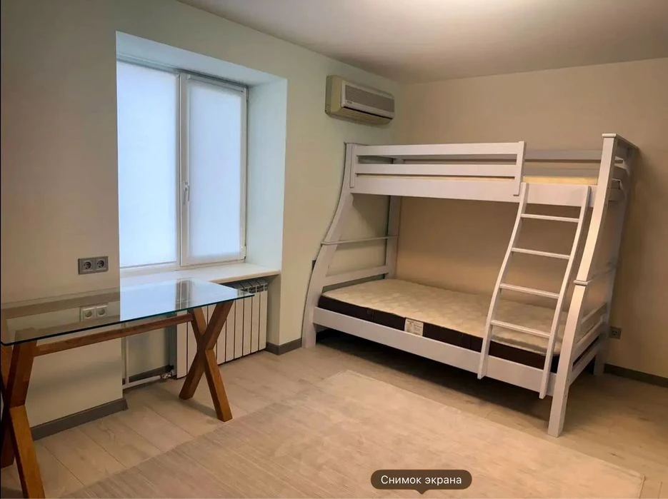 Продам 4к квартиру ул. Запорожское шоссе 4