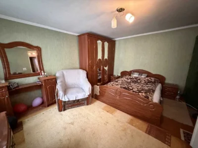 Продається 2-кімнатна квартира на вул. Л. Кобилиці, Центр мі