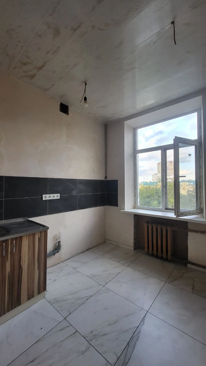 2к. кв. ЦЕНТР (кафе 1654 | Никольский), м. Конституции