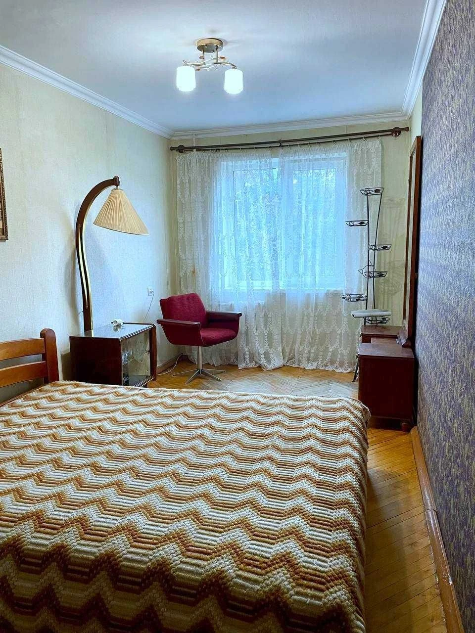 Продам 2-кімнатну квартиру на Садовому проїзді