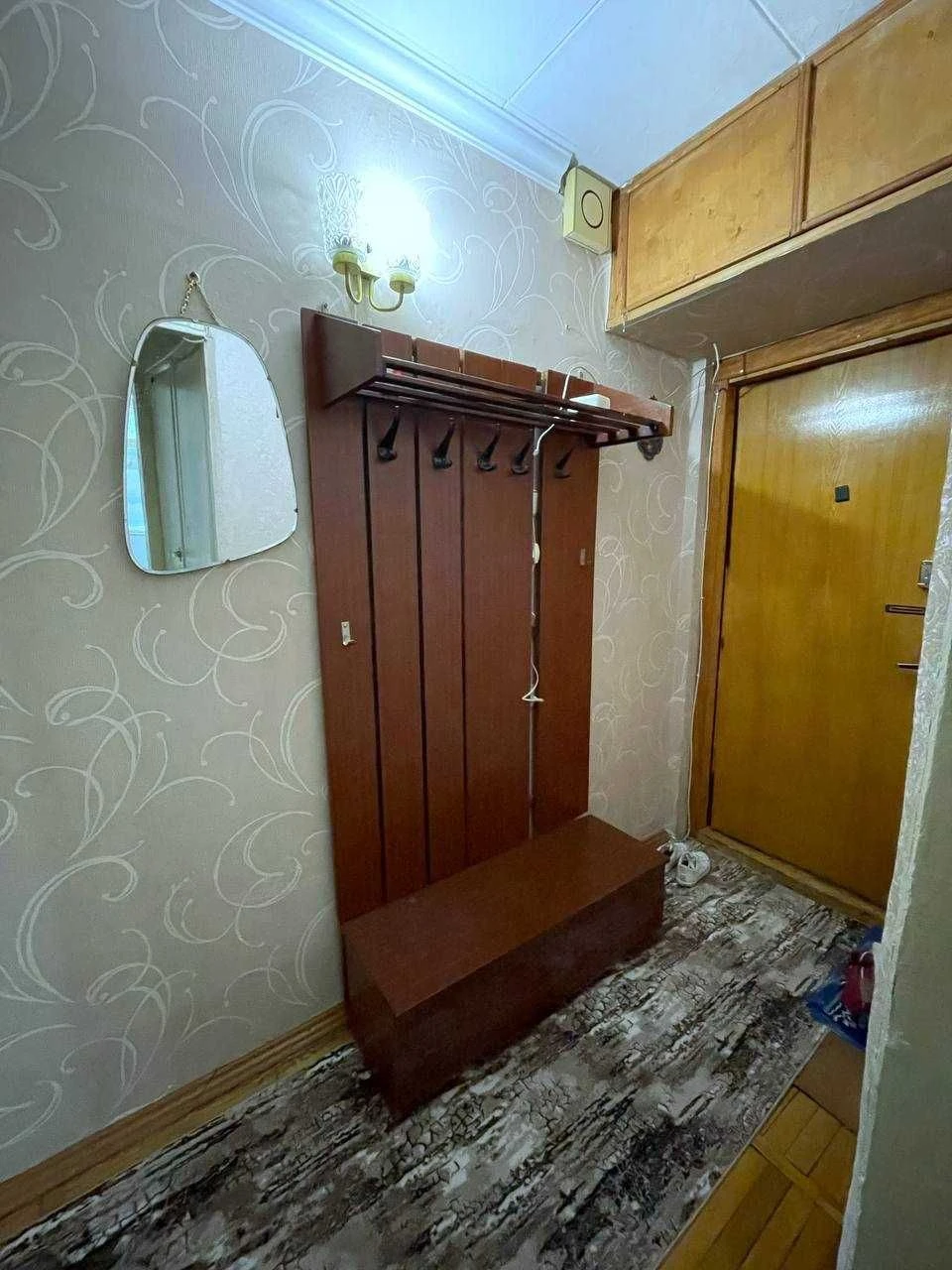 Продам 2-кімнатну квартиру на Садовому проїзді