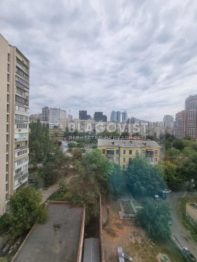 Apartment for Rent - Velika Vasylyvska (Chervo-Armiyska) Street