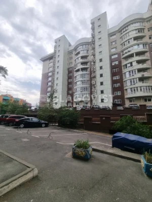 Apartment for Rent - Velika Vasylyvska (Chervo-Armiyska) Street