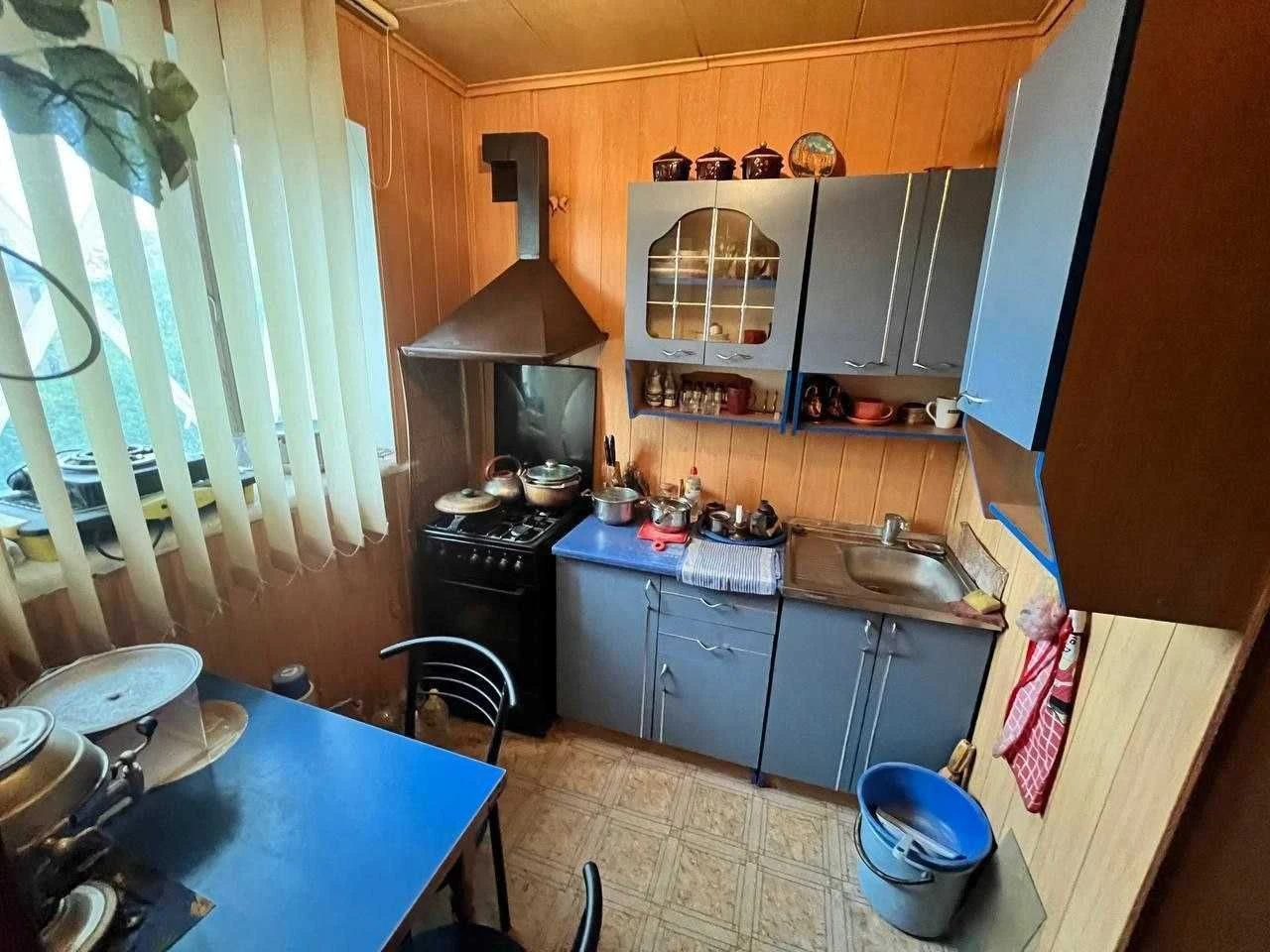 Продаж 1-кімнатної квартири в цегляному будинку по вул. Рево
