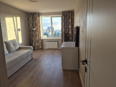 Продам кварт з ремонтом 3к  Русанівка , метро Лівобережна ,