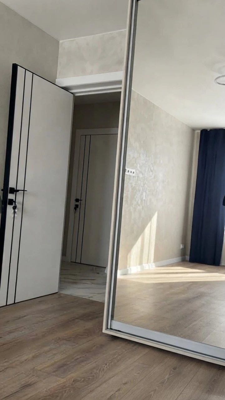 Продам кварт з ремонтом 3к  Русанівка , метро Лівобережна ,