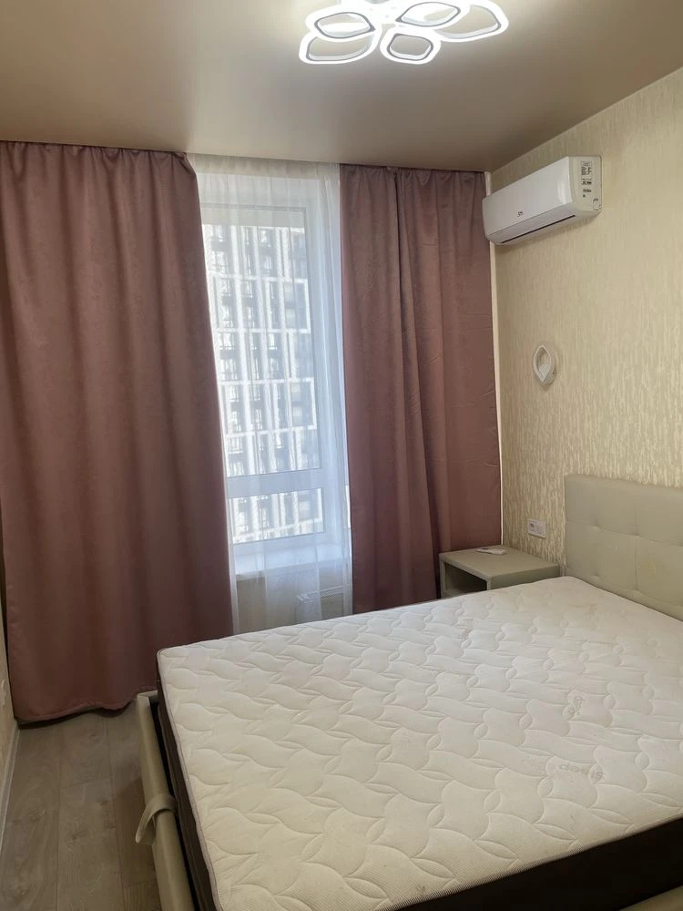 Продам 1 ком квартиру ЖК славутич Осокорки Позняки