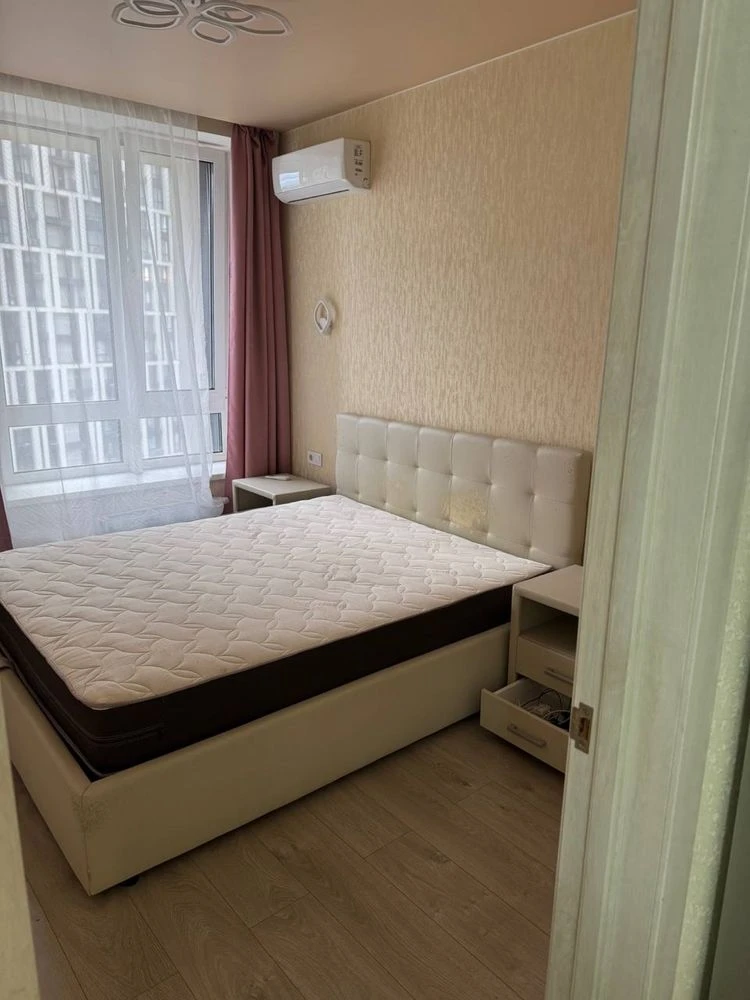 Продам 1 ком квартиру ЖК славутич Осокорки Позняки