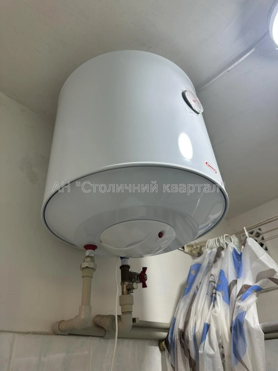 Продаж двокімнатної квартири. НАУ. Гузара, 8.