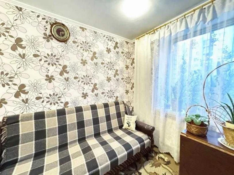 I am selling a 2-room apartment in Saltovka.
