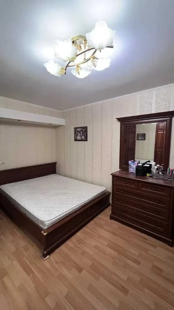 Продам шикарную 3-к квартиру Янгеля Титова Незалежности Апол