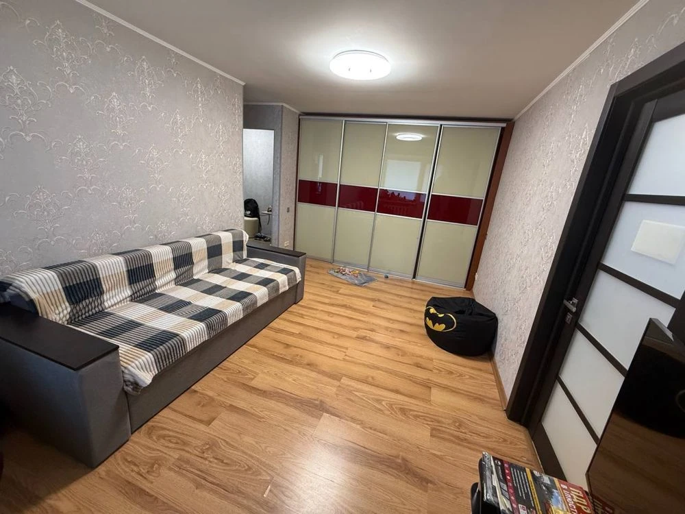 Продам 2к квартиру с ремонтом ул В Слипака Ермоловой 12 кв.