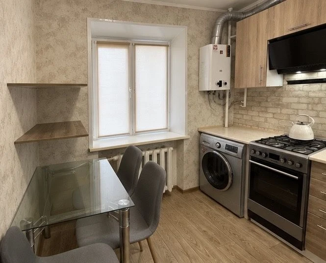 Продам 2к квартиру с ремонтом ул В Слипака Ермоловой 12 кв.