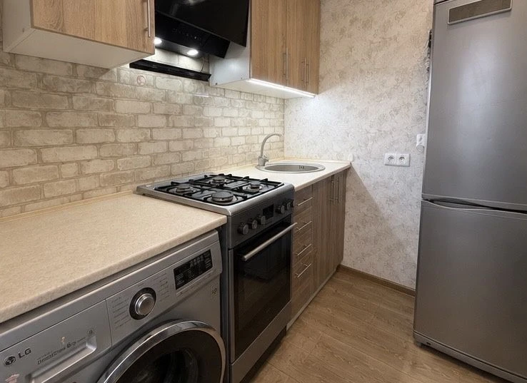 Продам 2к квартиру с ремонтом ул В Слипака Ермоловой 12 кв.