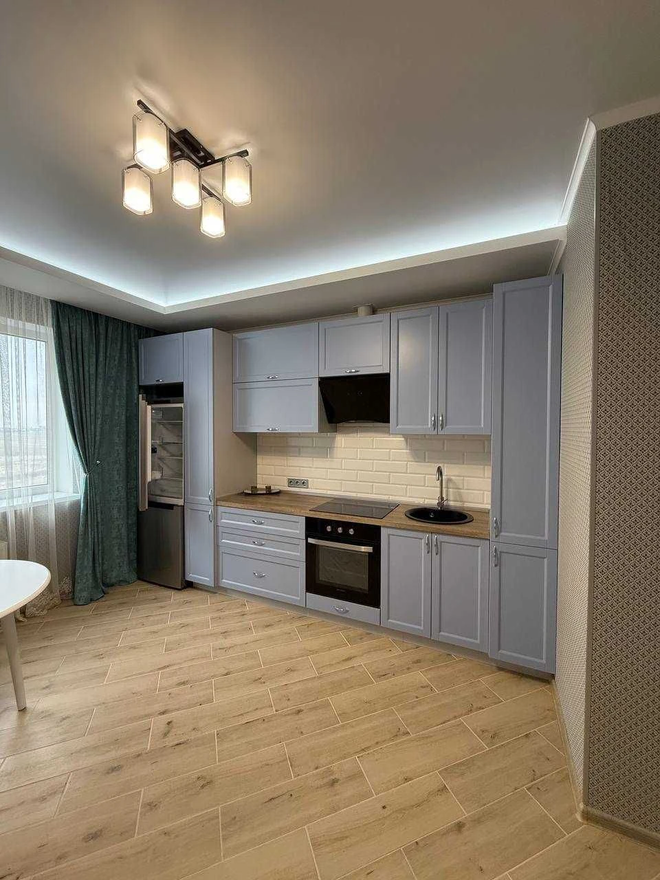 Продам 1 кімнатну квартиру з ремонтом в сучасному, автономно
