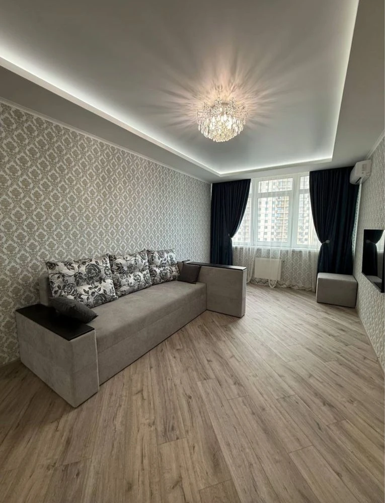 Продам 1 кімнатну квартиру з ремонтом в сучасному, автономно