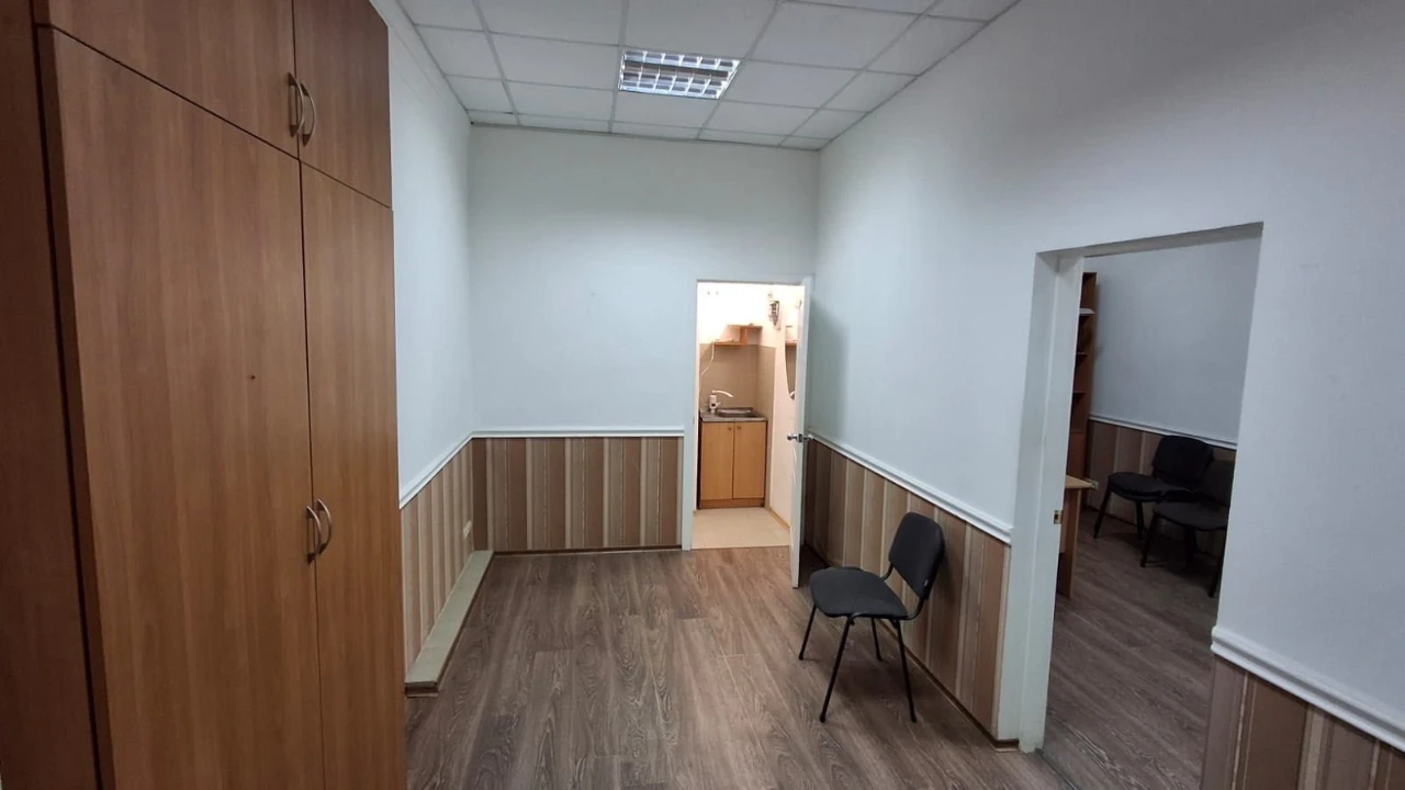 Продам 1 комнатную Конная/Украинский театр