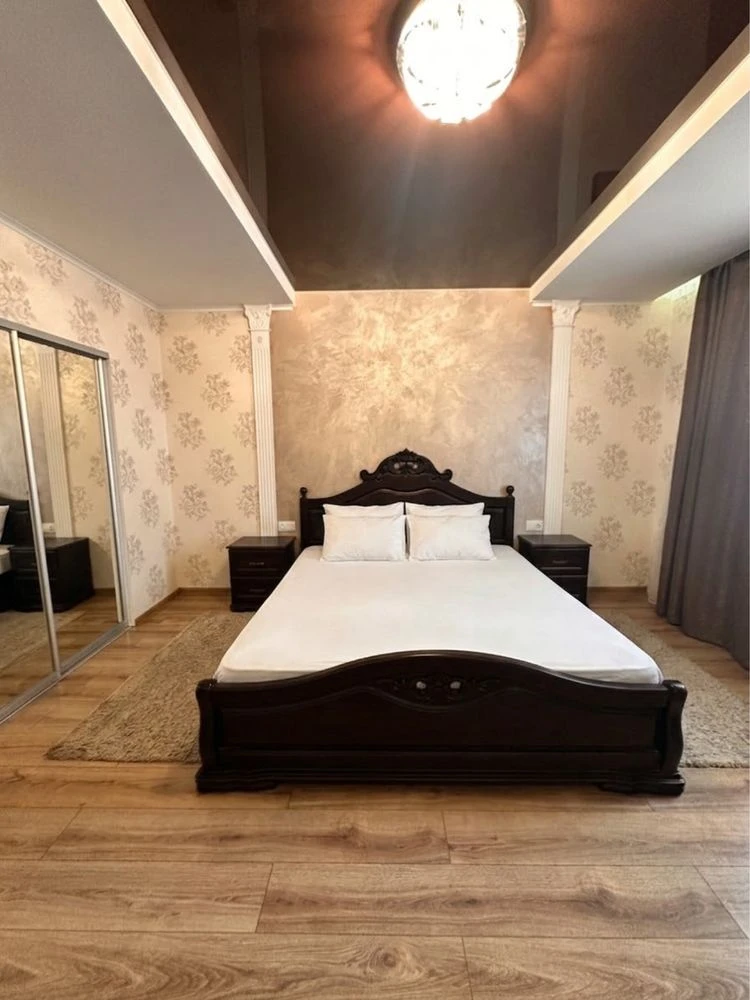 Продаж 3 кімнатної квартири клубного формату